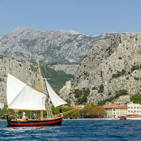 Dvor (adults Only) 3*