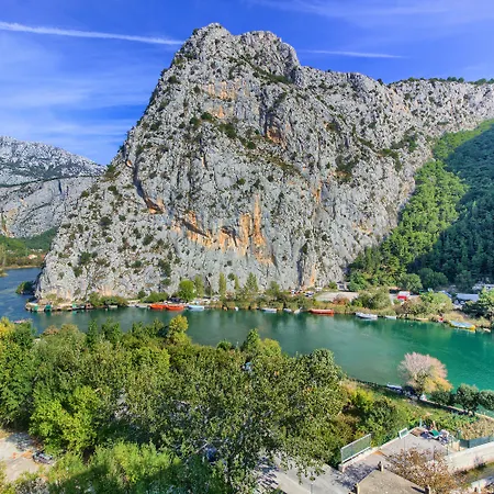 Hotel Dvor (adults Only) 3*