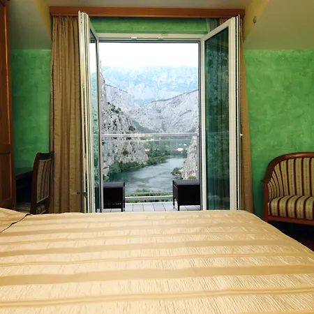 Dvor (adults Only) 3*