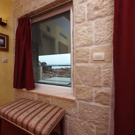 فندق Dvor (adults Only) أوميس