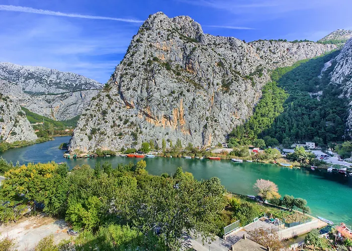 Hotel Dvor (adults Only) 3*