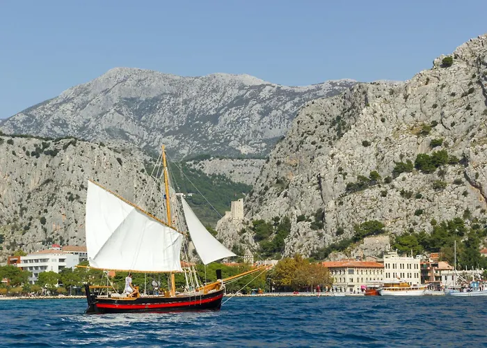 Dvor (adults Only) 3*