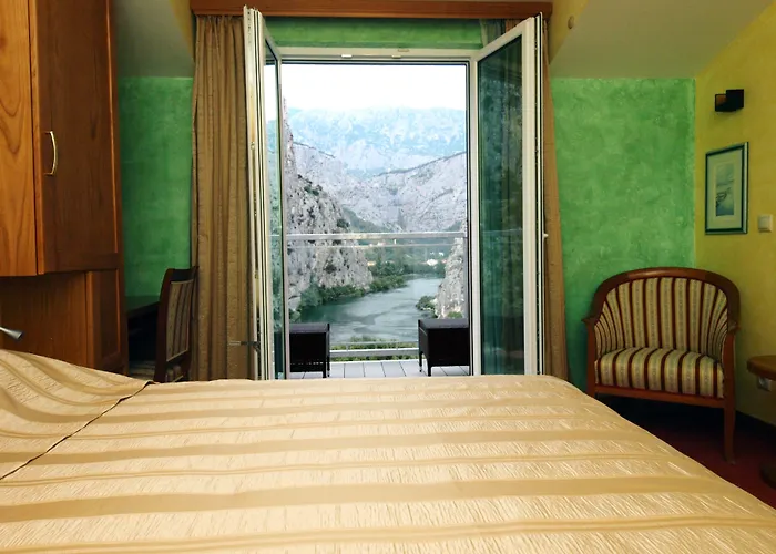 Dvor (adults Only) 3*