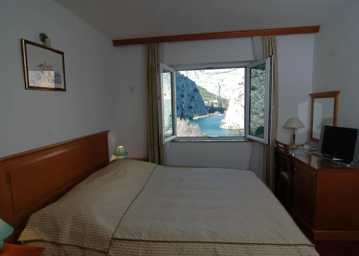 Dvor (adults Only) 3*